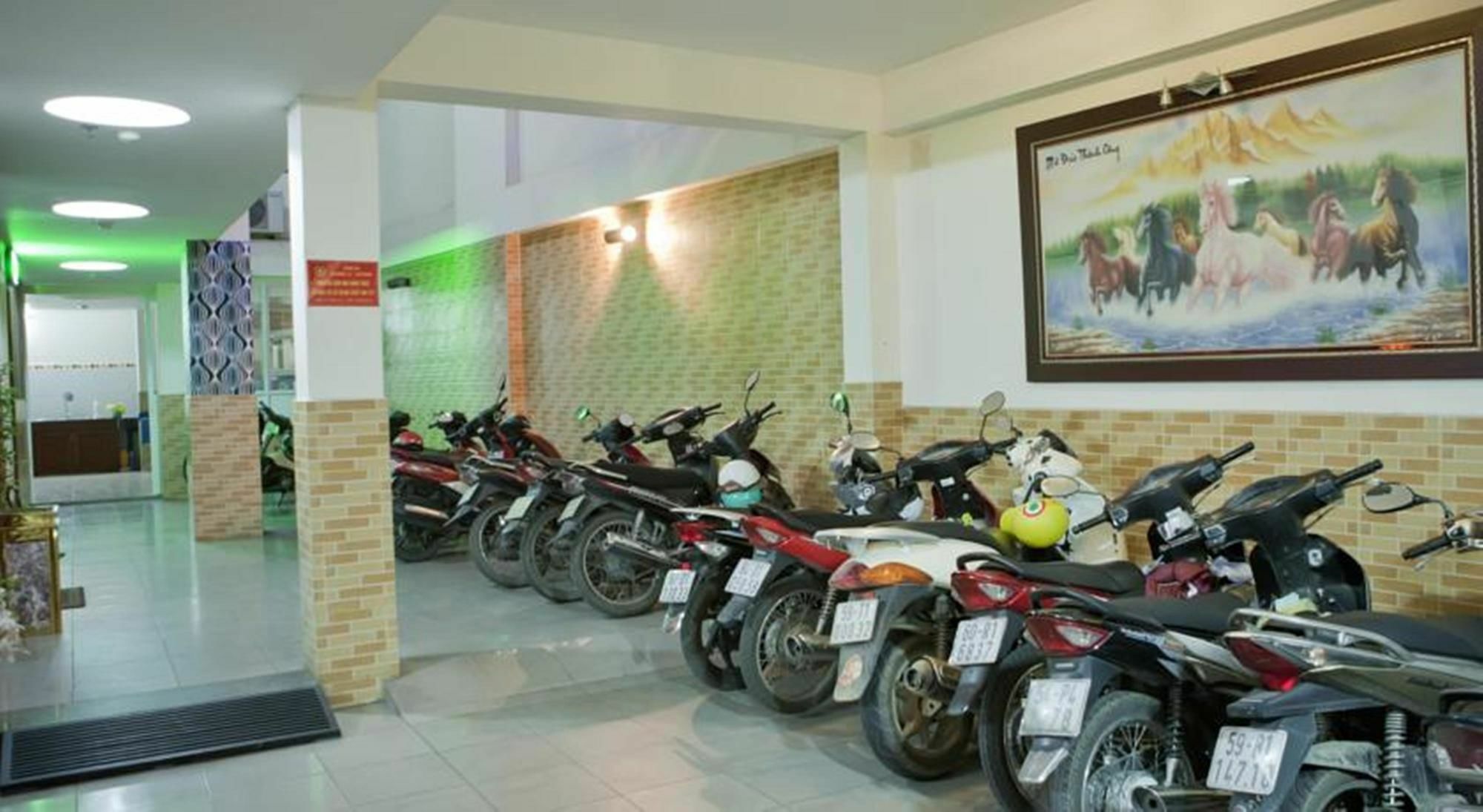 Hung Anh Hotel Ho Chi Minh City Exterior photo
